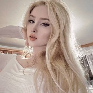 Голая Nisa
