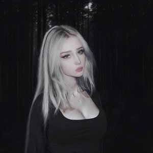 Голая Nisa