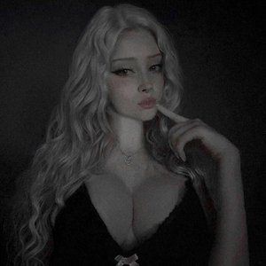 Голая Nisa