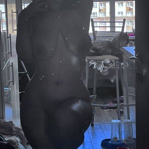 Голая Сарра Рэп