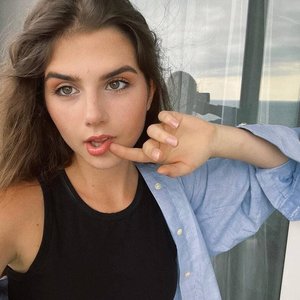 Голая Полина Денисова