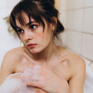 Голая Ангелина Стречина
