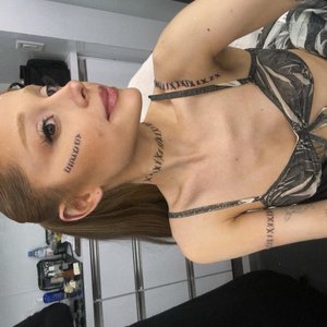 Голая Ариана Гранде