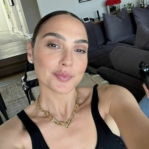 Голая Галь Гадот