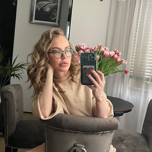 Голая Маша Малиновская