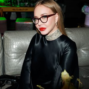 Голая Маша Малиновская