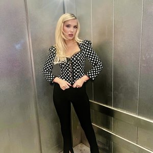 Голая Милли Бобби Браун