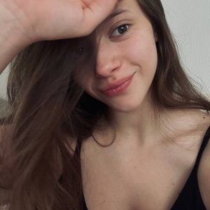 Голая Полина Гухман