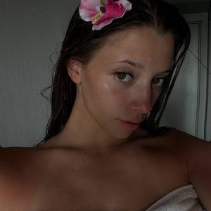 Голая Полина Гухман