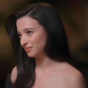 Голая Mikey Madison