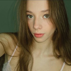 Голая Полина Гухман
