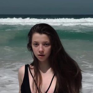 Голая Полина Гухман