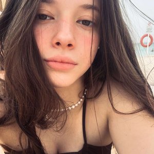 Голая Полина Гухман