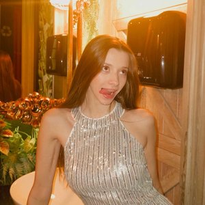 Голая Полина Гухман