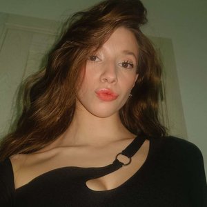 Голая Полина Гухман