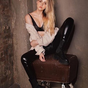 Голая Алина Рин
