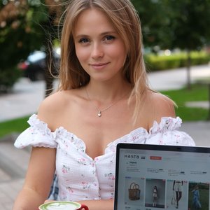 Голая Анна Кошмал