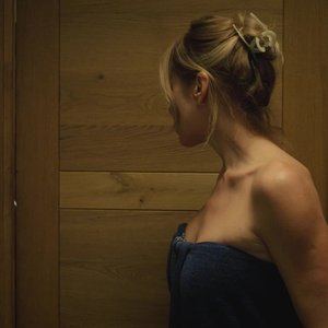 Голая Анна Невская