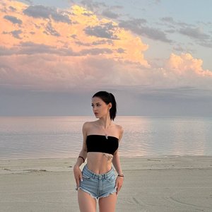 Голая Диана Астер