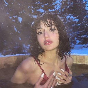 Голая Дина Саева