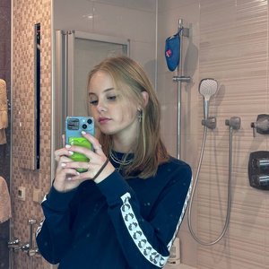 Голая Олька Долька