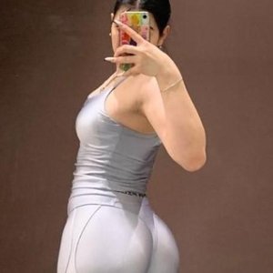 Голая Камила Бусинка
