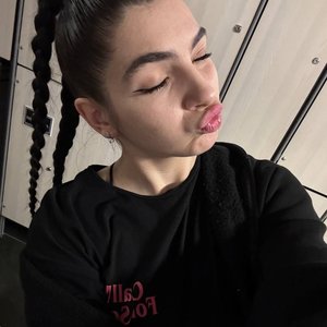 Голая Камила Бусинка