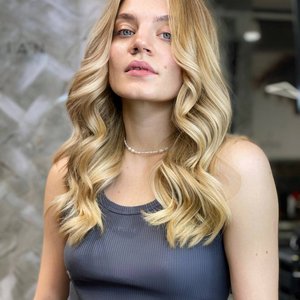 Голая Карина Александрова