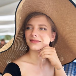 Голая Лиза Арзамасова