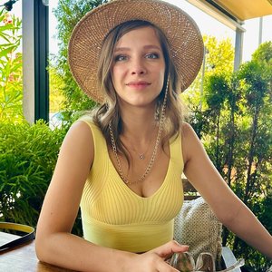 Голая Лиза Арзамасова