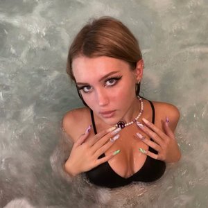 Голая Лиза Лпшка