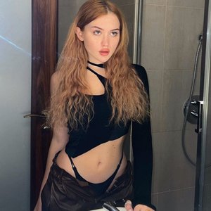 Голая Лиза Лпшка