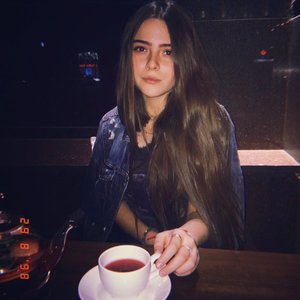 Голая Милана Бру