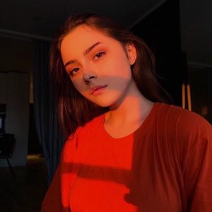 Голая Милана Бру
