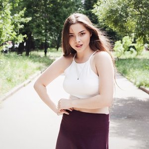Голая Милана Бру