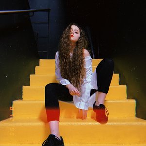 Голая Милана Бру