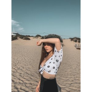 Голая Милана Бру