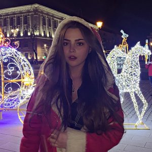 Голая Милана Бру