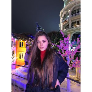 Голая Милана Бру