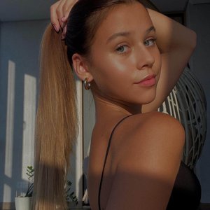 Голая Милана Некрасова