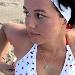 Голая Полина Хлеб