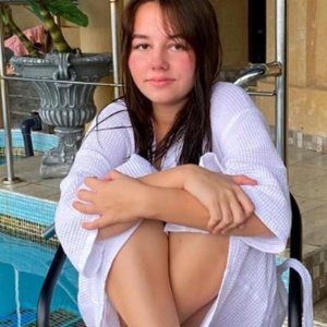 Голая Полина Хлеб