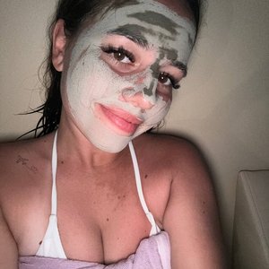 Голая Полина Хлеб
