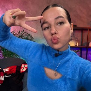 Голая Полина Хлеб