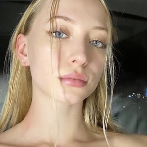 Голая София Даймонд