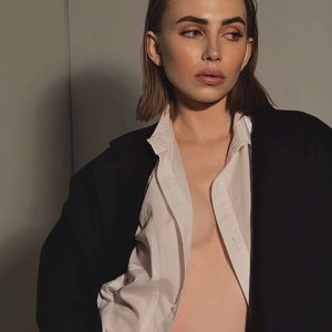 Голая Яна Енжаева