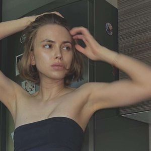 Голая Яна Енжаева
