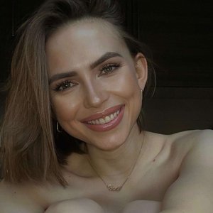 Голая Яна Енжаева