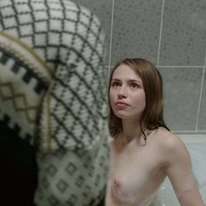 Голая Яна Енжаева