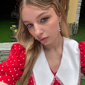 Голая Яна Зенина